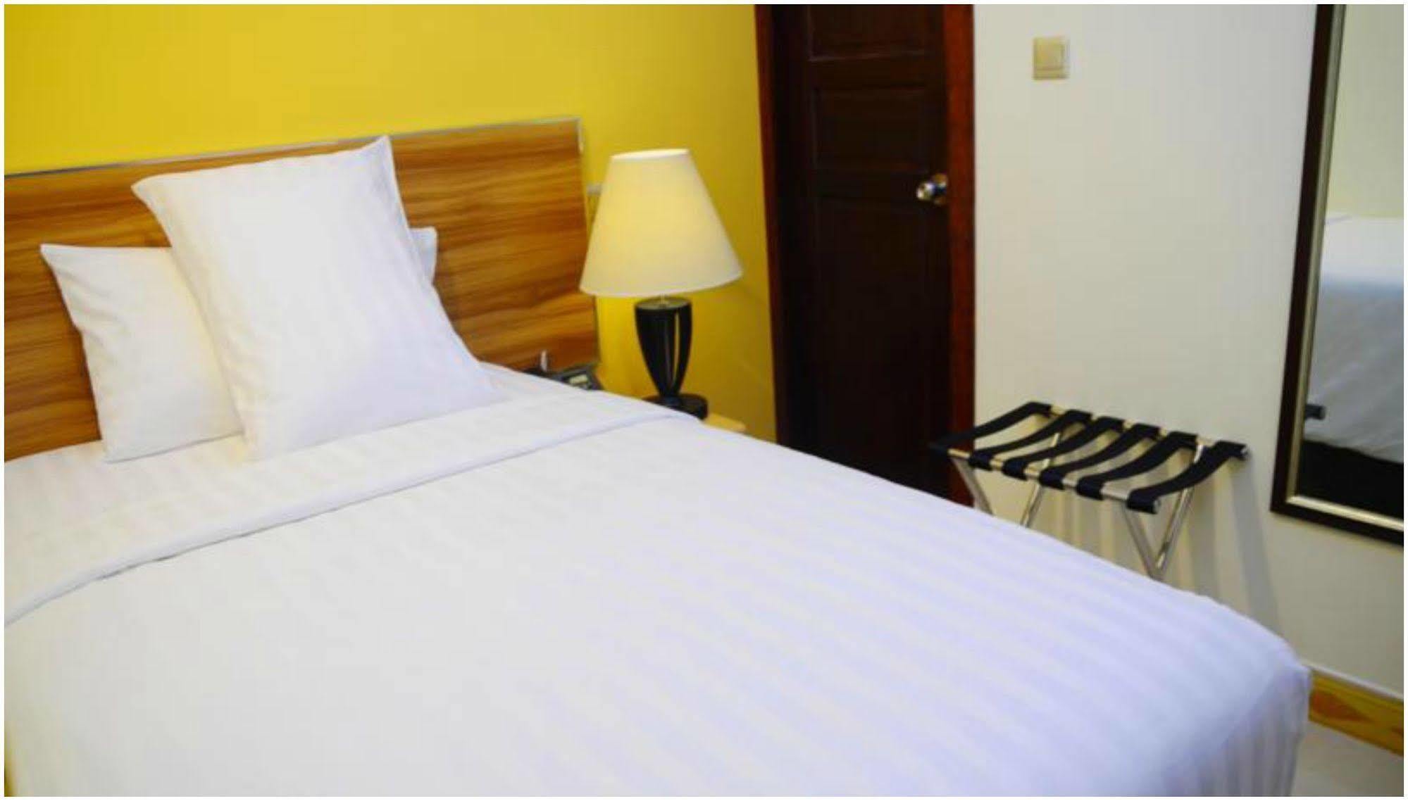 The Melrose Otel Malé Dış mekan fotoğraf